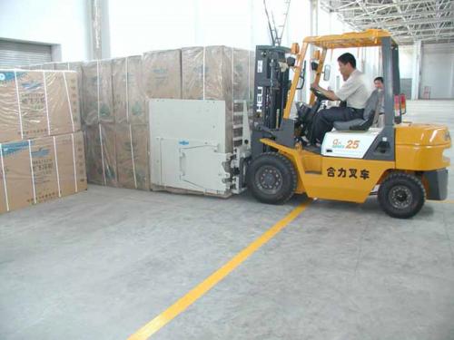 מהדק קרטון לשימוש במקפיא